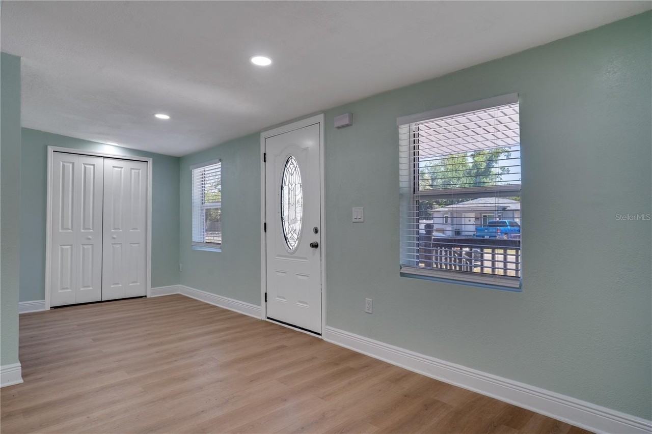 4029 13th Ave S - Photo 4 of 28