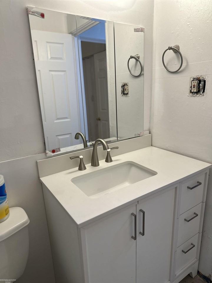 21950 Sunset Blvd - Photo 5 of 14