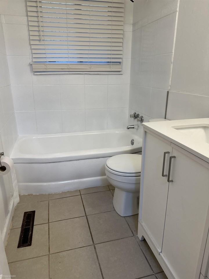 21950 Sunset Blvd - Photo 6 of 14