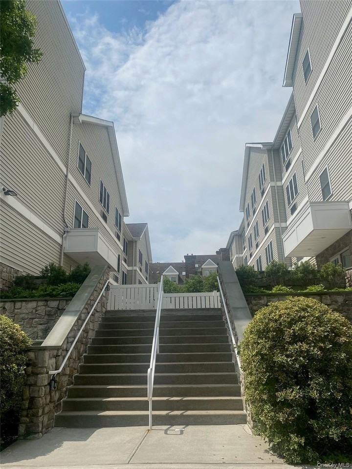 342 Westchester Ave #26E - Photo 2 of 11