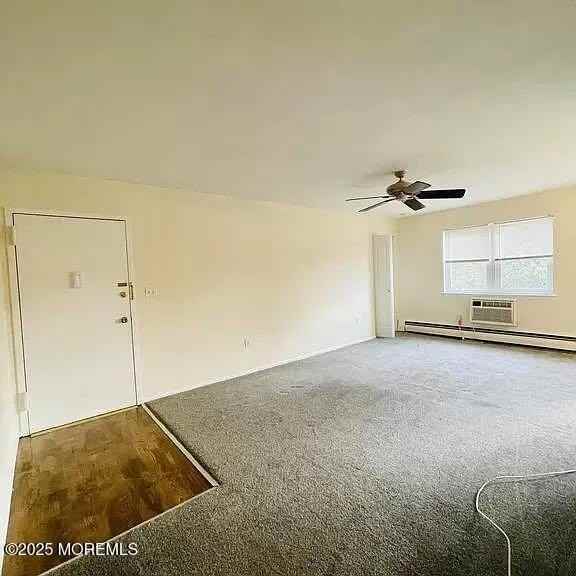 64 Manchester Ct #G - Photo 3 of 14