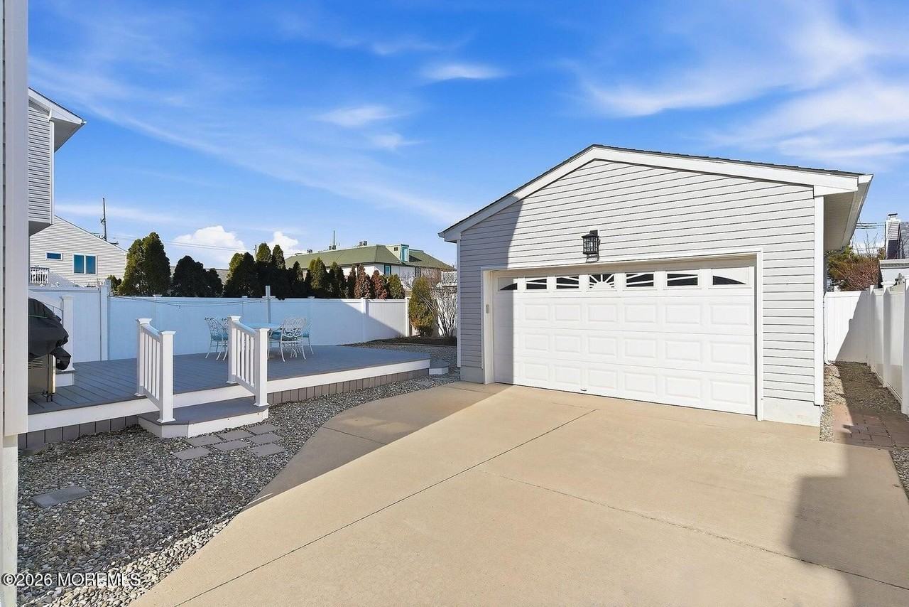 21 Jersey City Ave - Photo 4 of 6