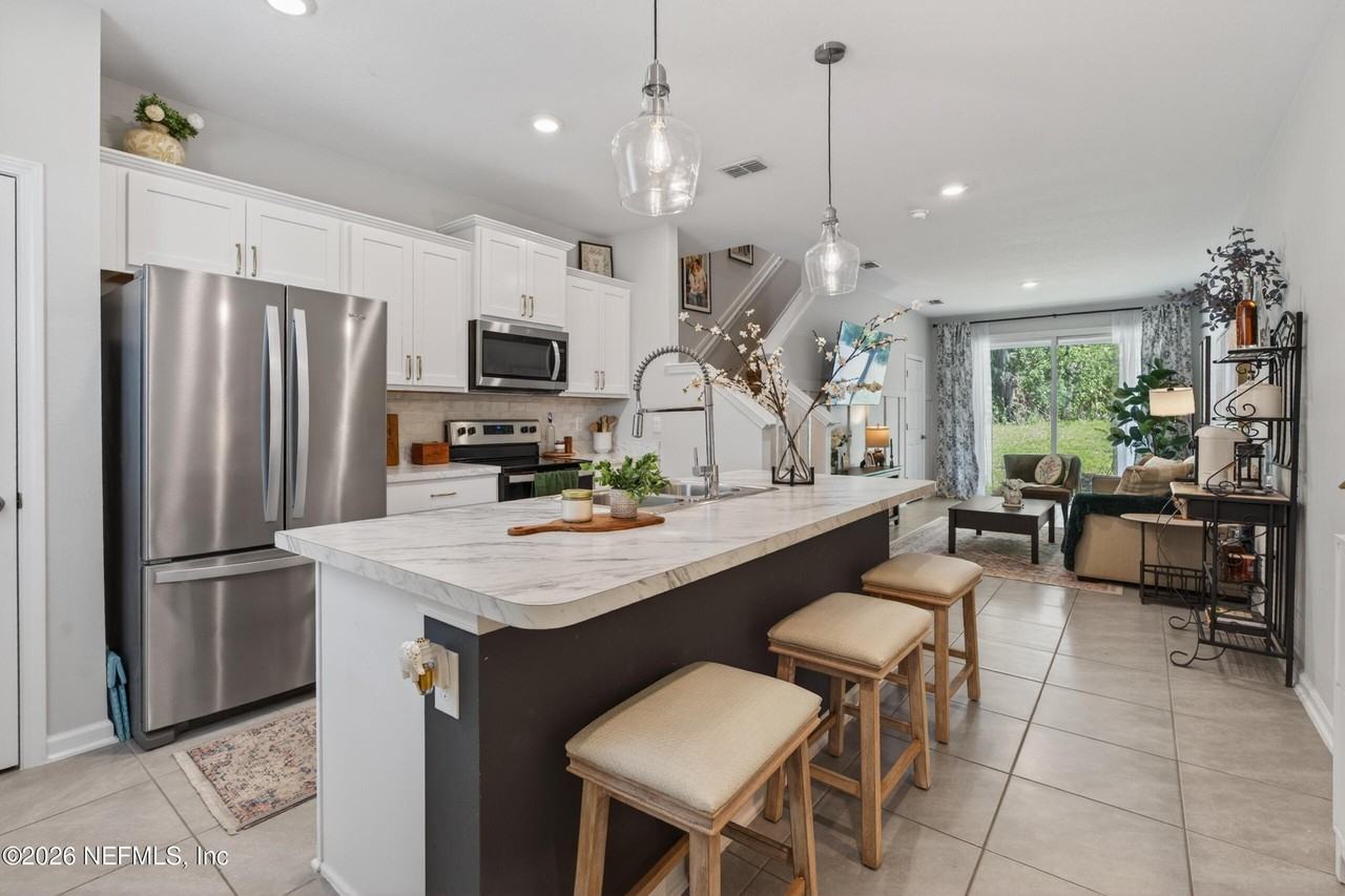 4915 Nebula Ln - Photo 4 of 45