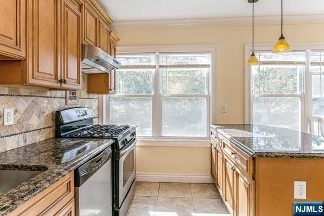 11 Blanche Ave 2nd Fl - Photo 6 of 21