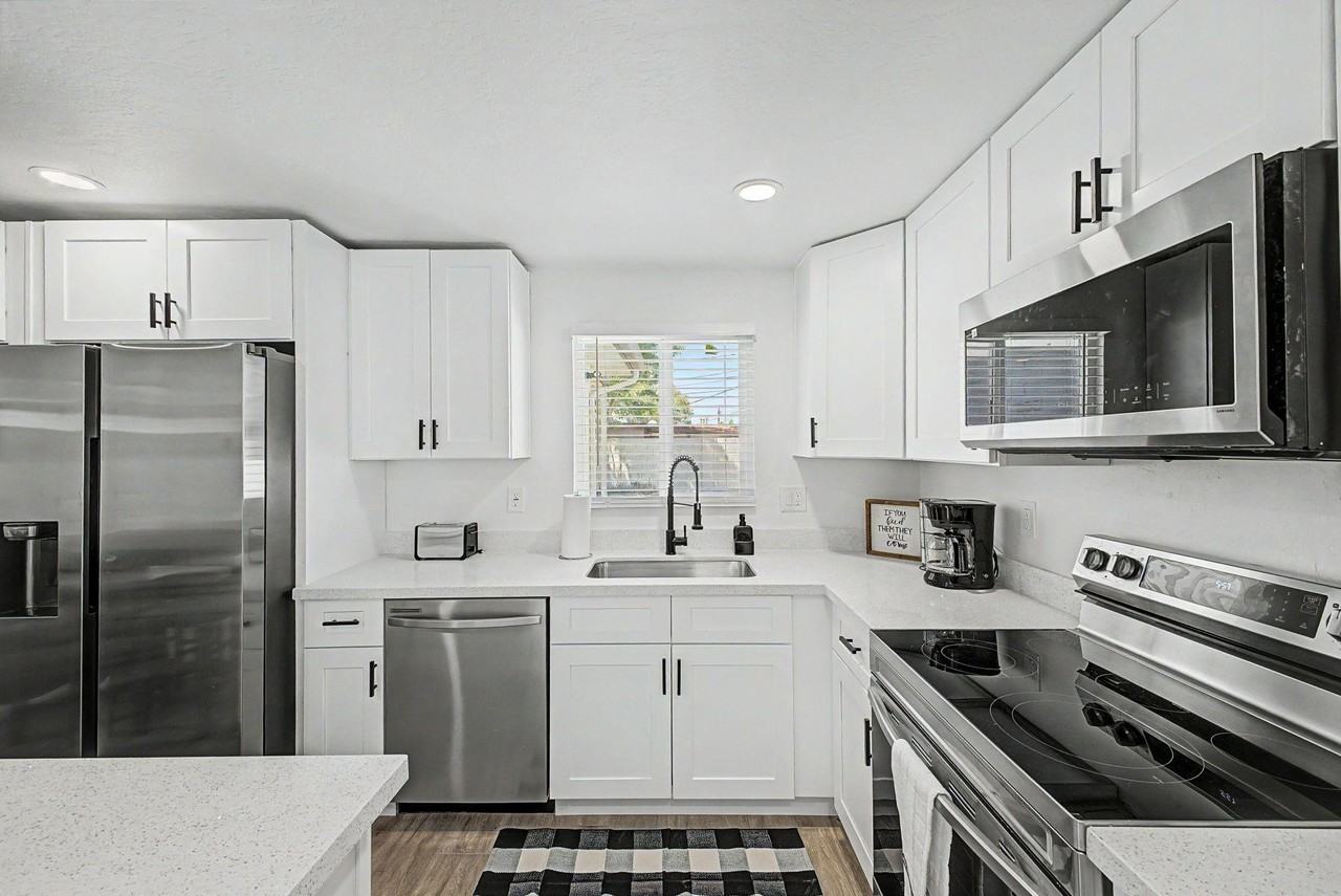 N Standage - Photo 4 of 28