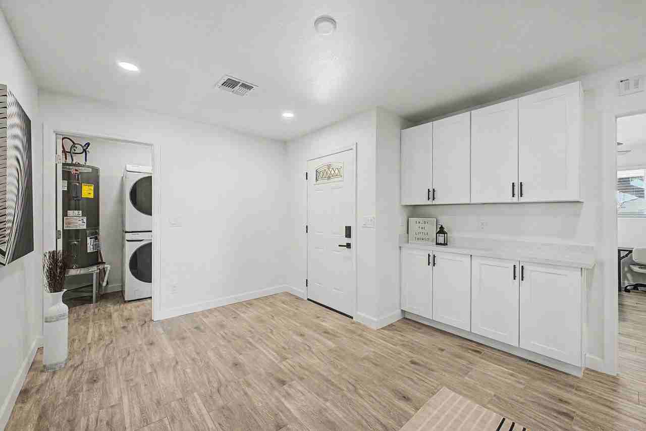 N Standage - Photo 5 of 28