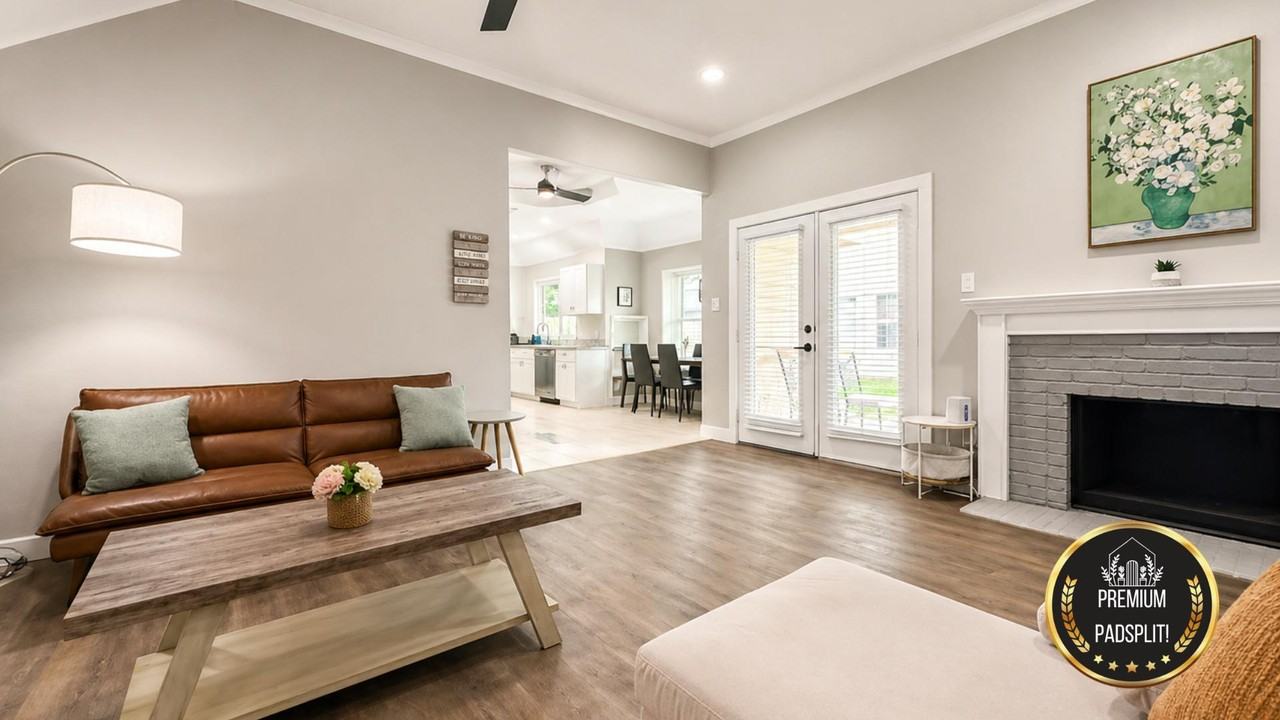 Briar Meadow Dr - Photo 2 of 19