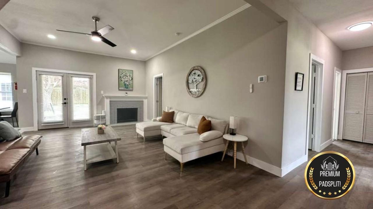 Briar Meadow Dr - Photo 3 of 19