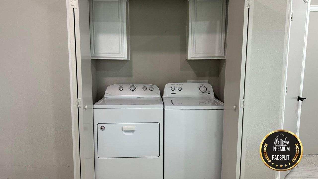 Briar Meadow Dr - Photo 7 of 19