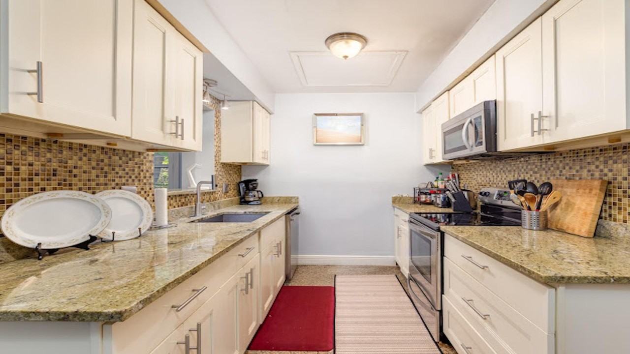 Se 3rd Ave - Photo 5 of 16