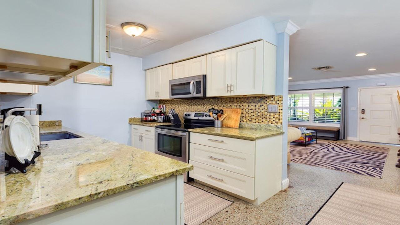 Se 3rd Ave - Photo 7 of 16