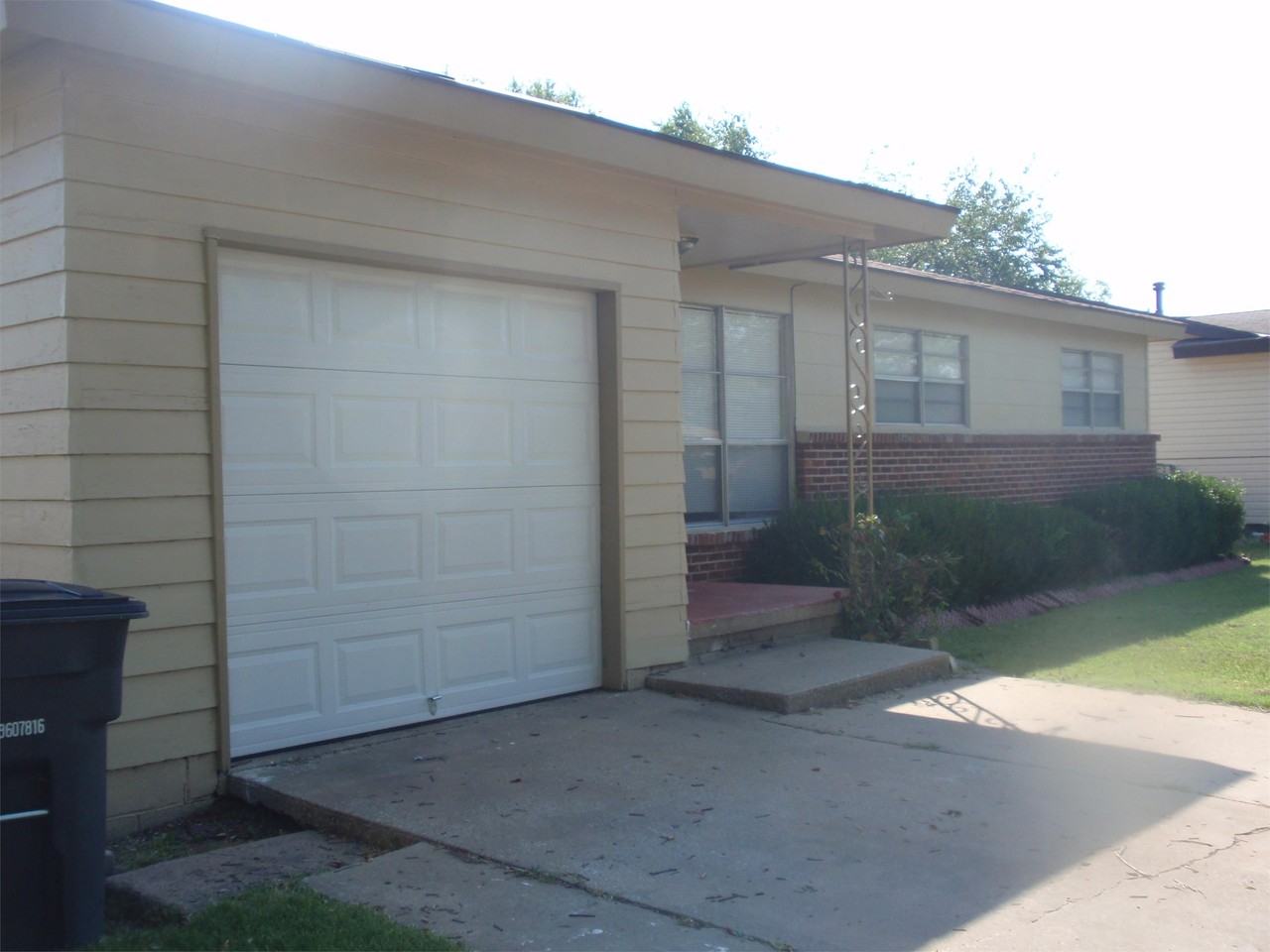 432 Ne Elmhurst Ave - Photo 2 of 2