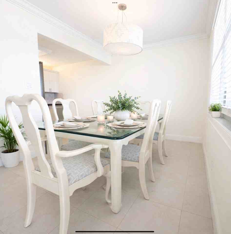 1905 Bermuda Cir #L4 - Photo 2 of 30