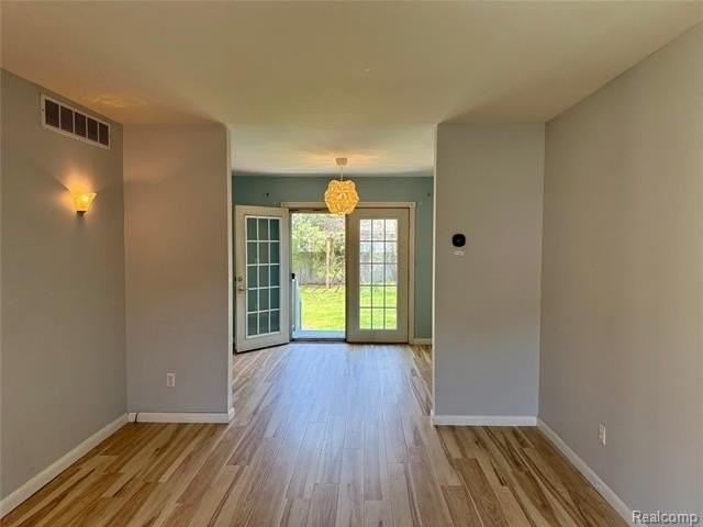 420 Stratford Rd - Photo 5 of 13