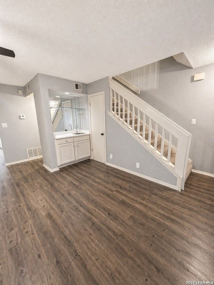 1514 Vista Norte - Photo 6 of 17