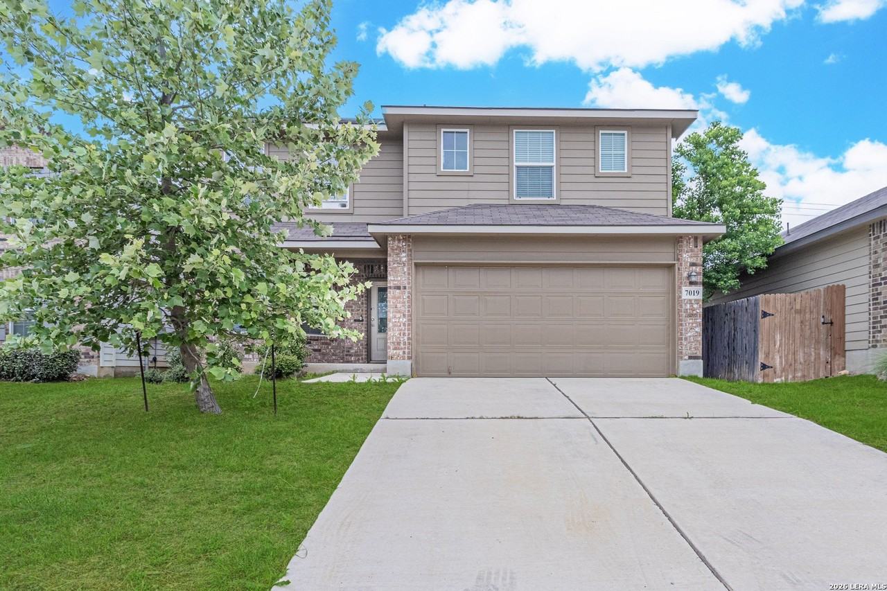 7019 Capella Cv - Photo 2 of 46