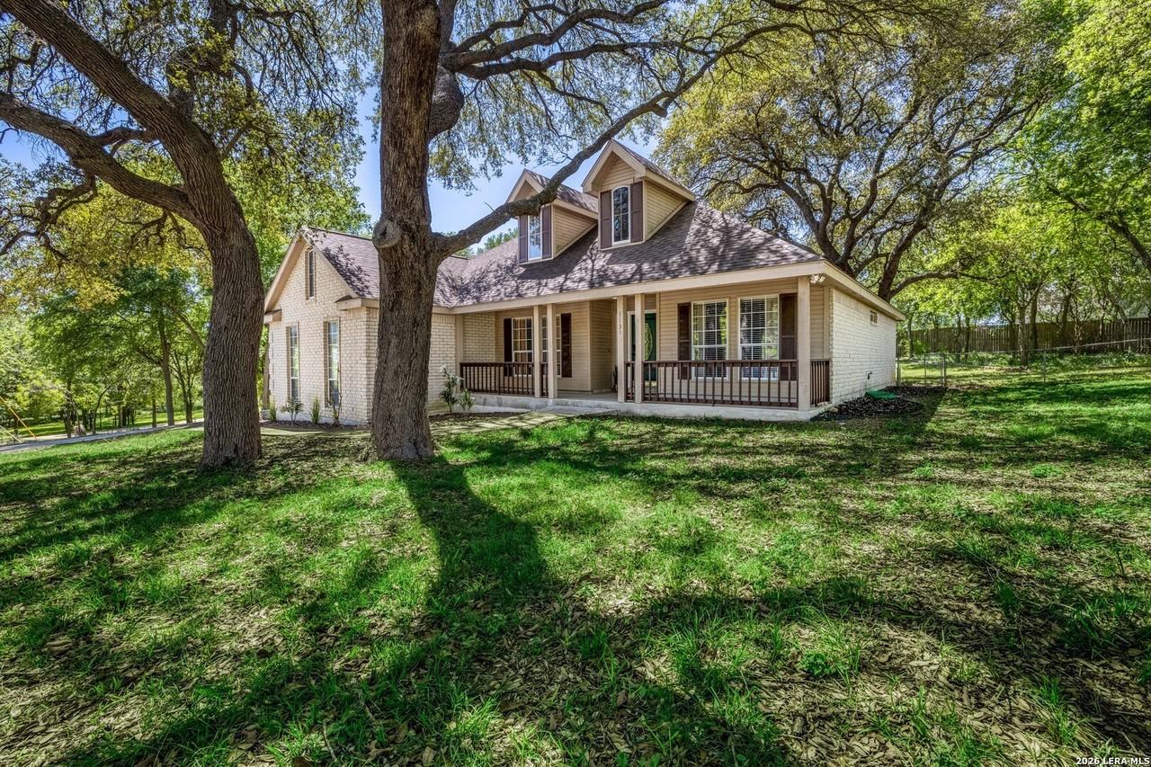 1131 Flaming Oak Dr - Photo 2 of 26