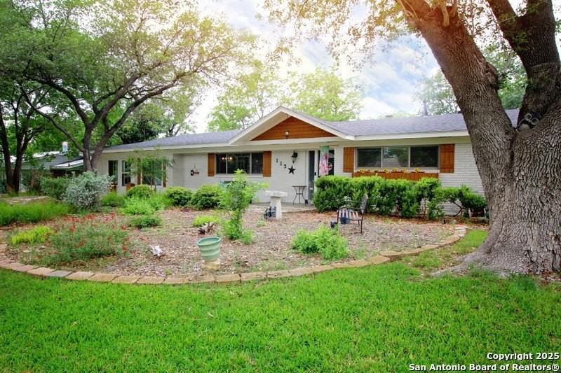 113 Adobe Dr - Photo 3 of 38