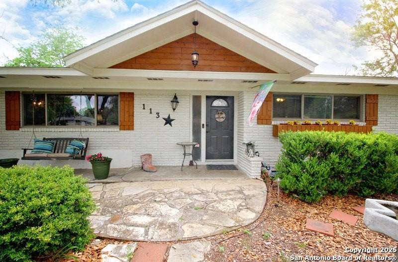 113 Adobe Dr - Photo 4 of 38