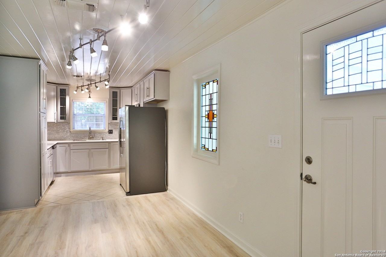 209 E Kronkosky St - Photo 7 of 19