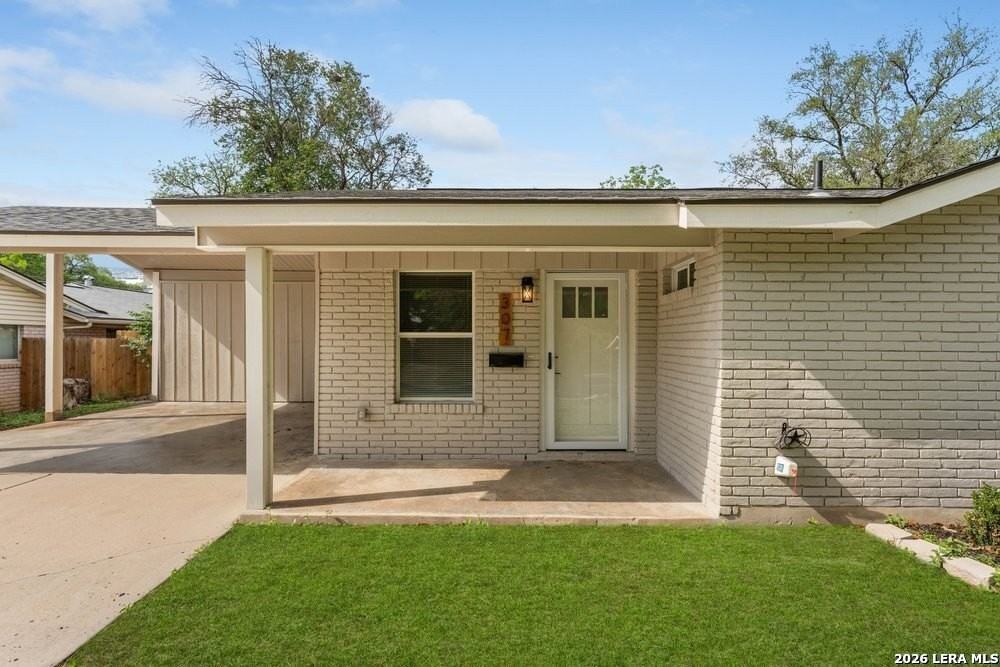 307 Dawnridge Dr - Photo 7 of 35