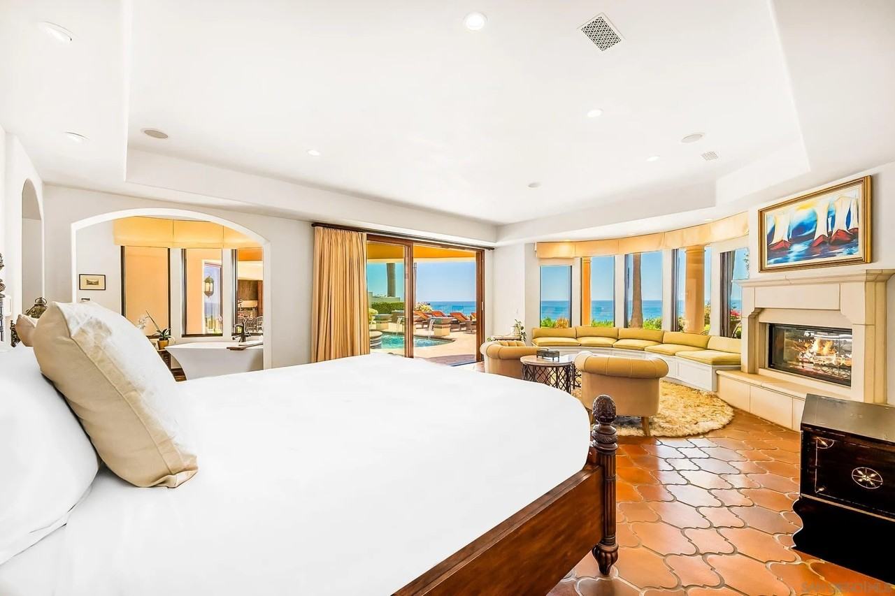 5204 Chelsea St - Photo 5 of 50