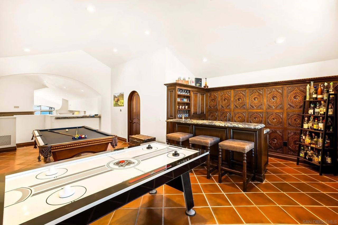 5204 Chelsea St - Photo 7 of 50