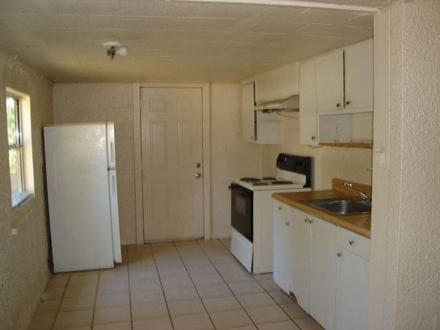 1514 Majestic Ave #1 - Photo 3 of 13