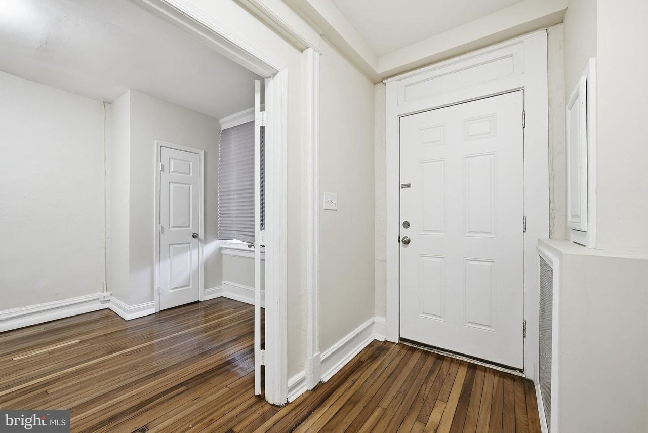 711 Harvard St Nw - Photo 2 of 16