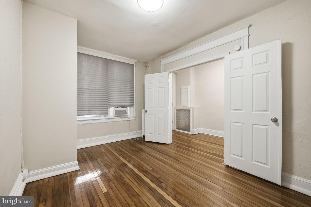 711 Harvard St Nw - Photo 4 of 16