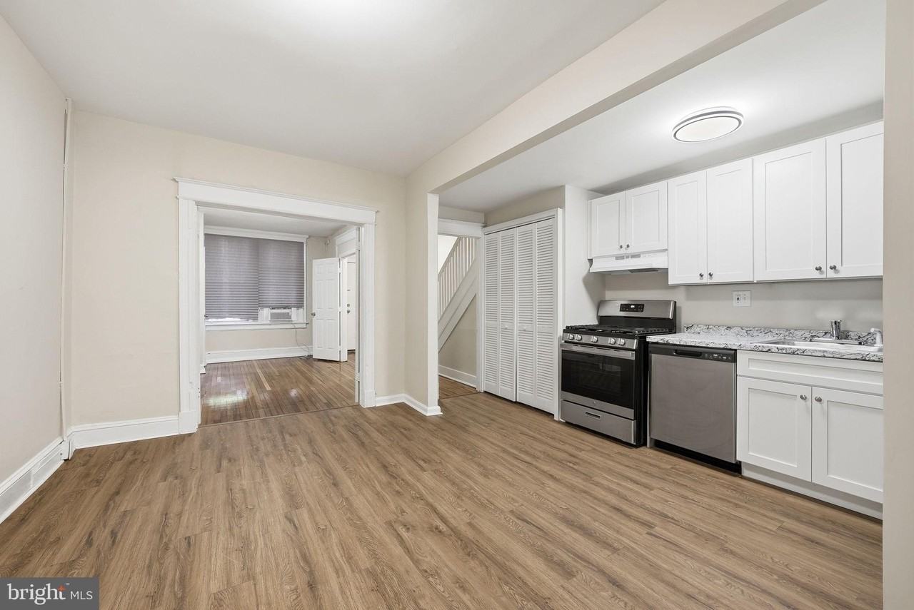 711 Harvard St Nw - Photo 6 of 16