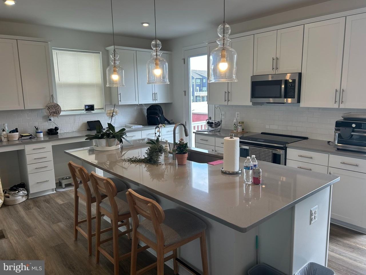 355 Andrew Ct - Photo 3 of 10