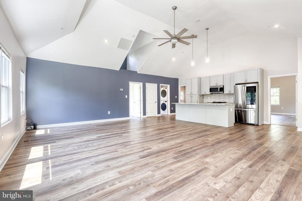 1248 Generals Hwy - Photo 3 of 18