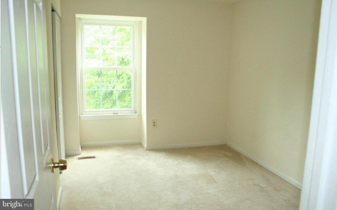 9317 Broadwater Dr - Photo 7 of 14