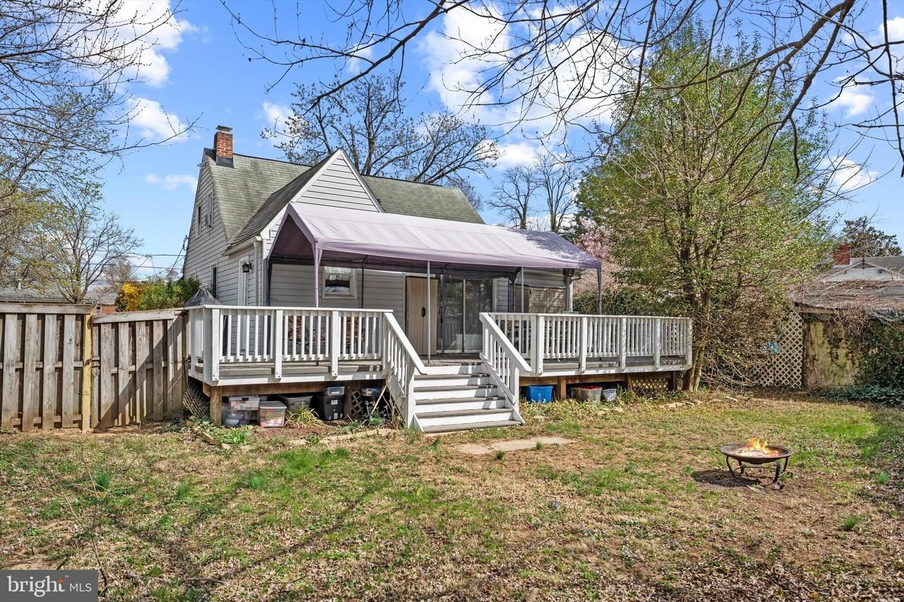 114 Charles St - Photo 4 of 30