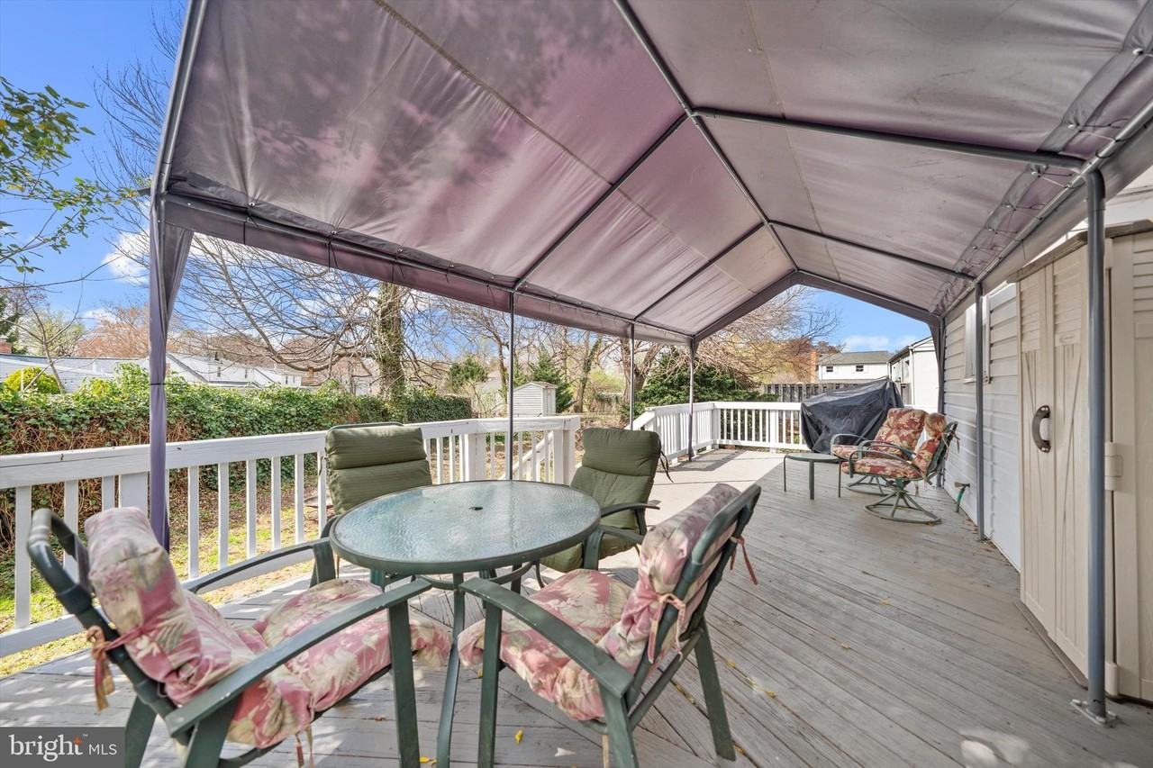 114 Charles St - Photo 7 of 30