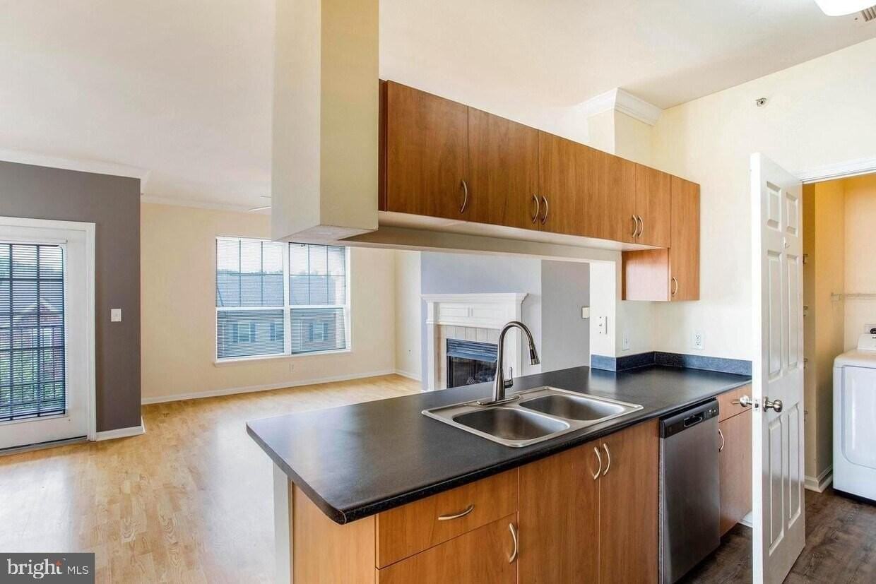 13505 Kildare Hills Ter #404 - Photo 3 of 18