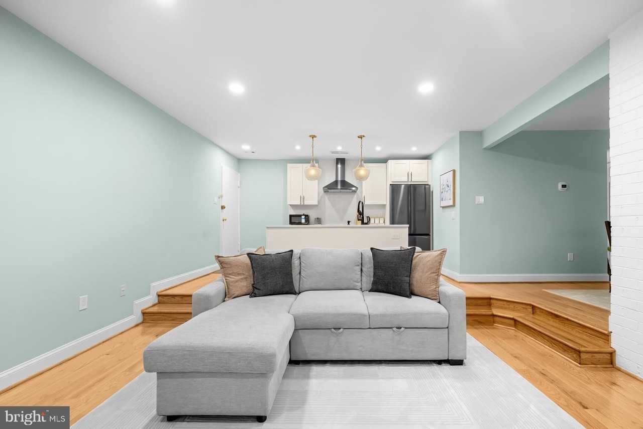 9820 Georgia Ave #21-302 - Photo 4 of 24