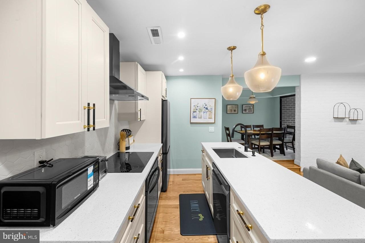 9820 Georgia Ave #21-302 - Photo 7 of 24