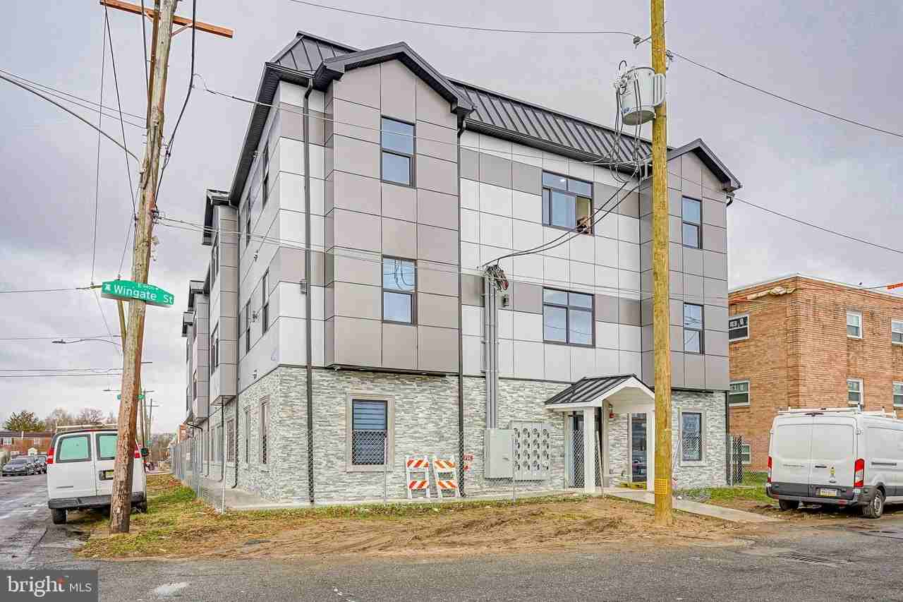 4432 Wingate St #202