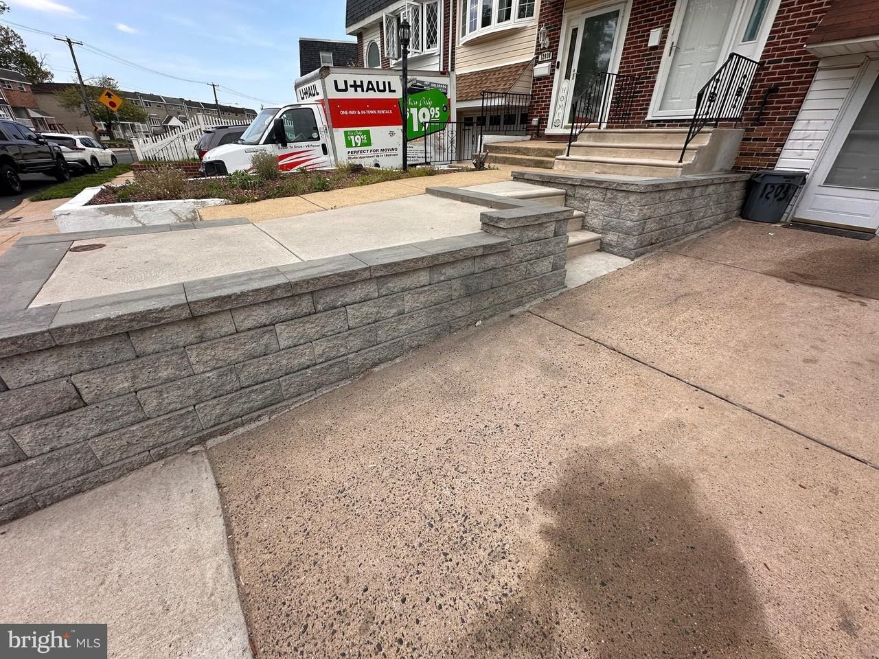 12032 Millbrook Rd - Photo 3 of 43