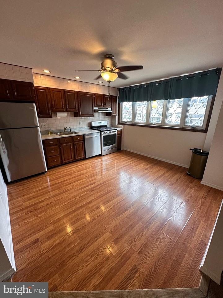 12032 Millbrook Rd - Photo 6 of 43