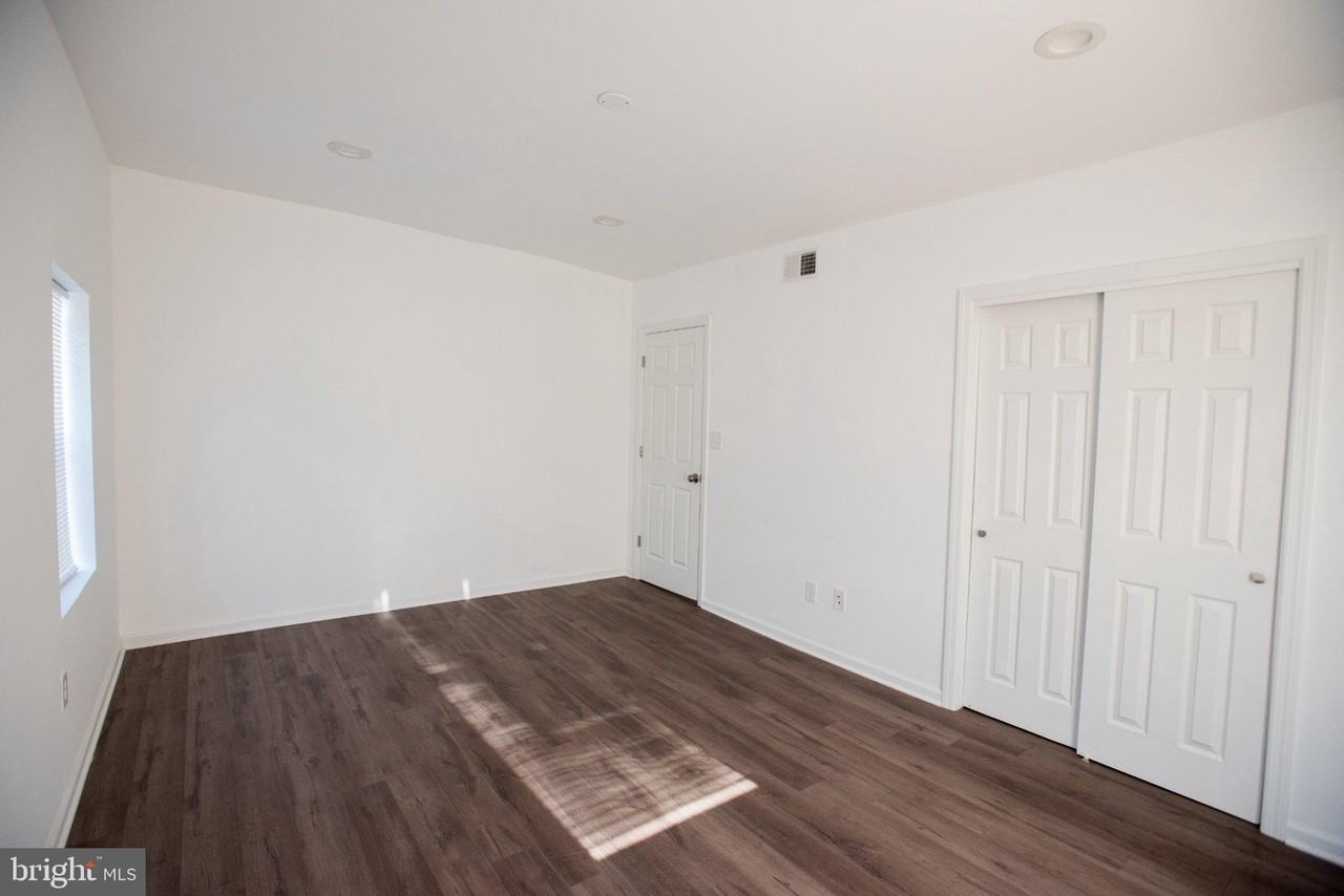 2227 E Cumberland St #3 - Photo 3 of 16