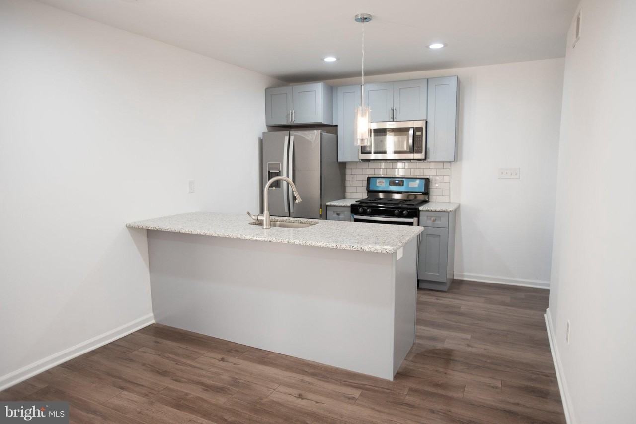 2227 E Cumberland St #3 - Photo 5 of 16