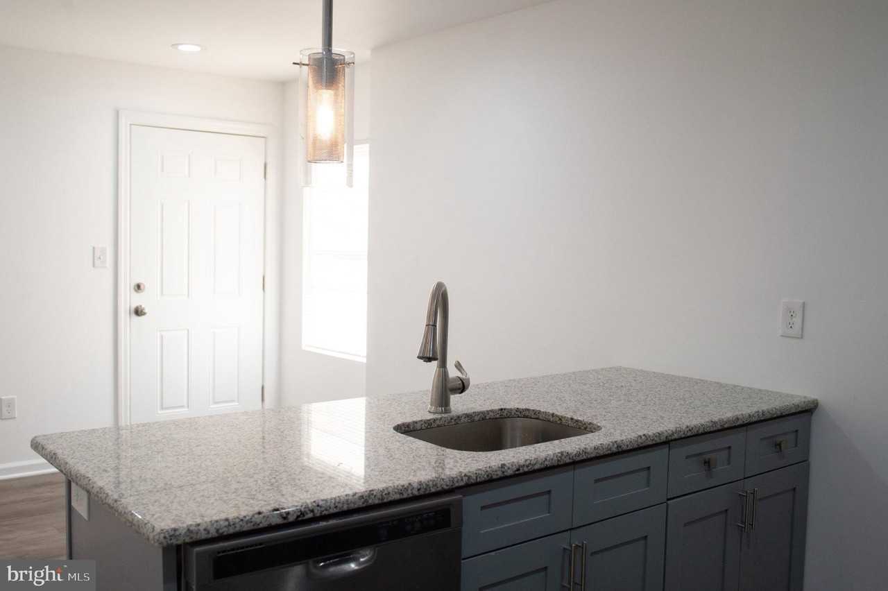 2227 E Cumberland St #3 - Photo 6 of 16