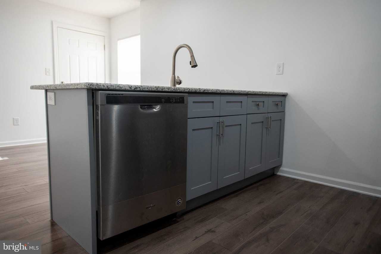 2227 E Cumberland St #3 - Photo 7 of 16
