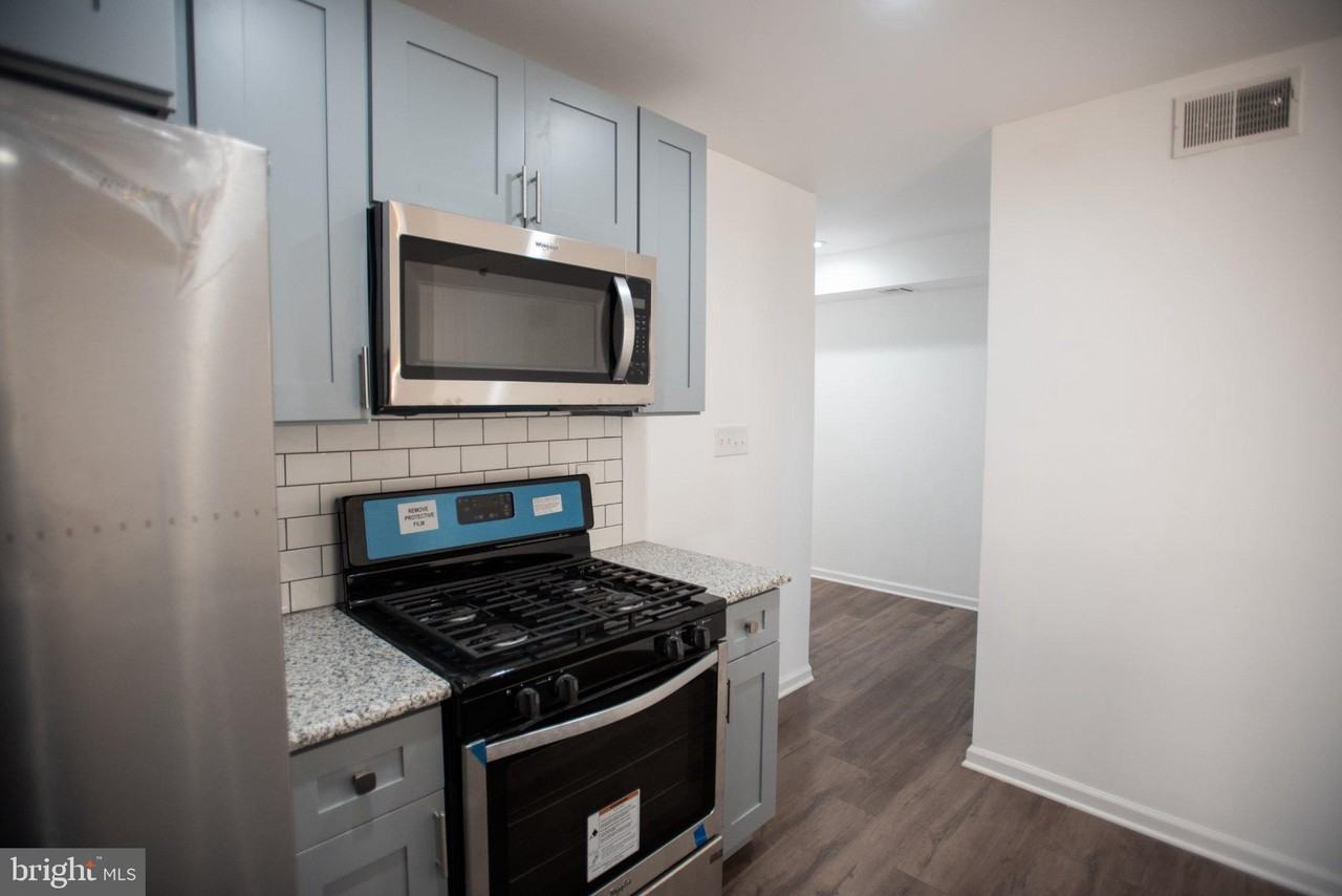 2227 E Cumberland St #3 - Photo 5 of 17