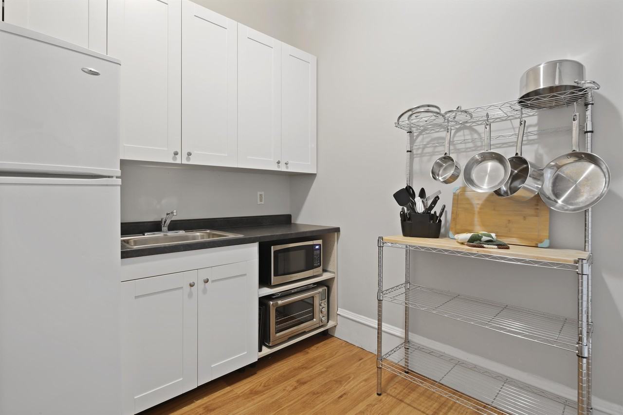 235 N Sibley Ave #4 - Photo 2 of 13