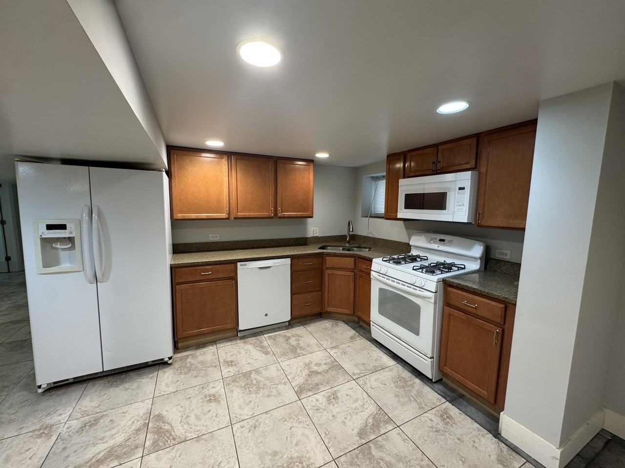 6438 N Fairfield Ave ##G - Photo 3 of 14