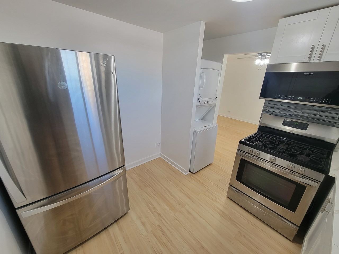 6222 W Addison St ##2 - Photo 5 of 13